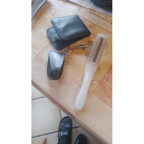 Trousseaux de clé et brosse