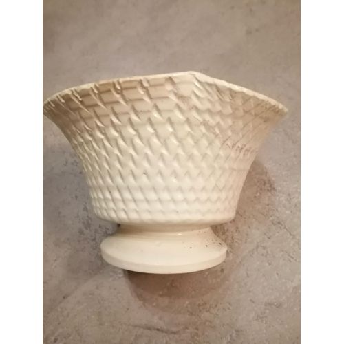 pot ou vase blanc cassé