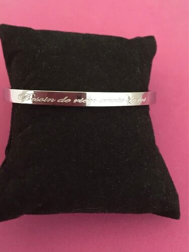 Idée Cadeau 🎁 Bracelet Jonc Argent,Inscription Des 2 Côté Besoin De Rien Envie De Toi, 5 Mm De Largeur, Livré Avec Sa Pochette Cadeau 