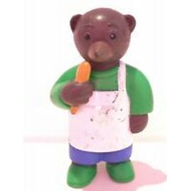 Figurine Petit Ours Brun Pâtissier. Bayard