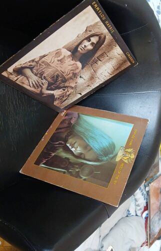 Emmylou Harris Lot De Deux 33 Tours Cimarron Et Pieces Of The Sky.