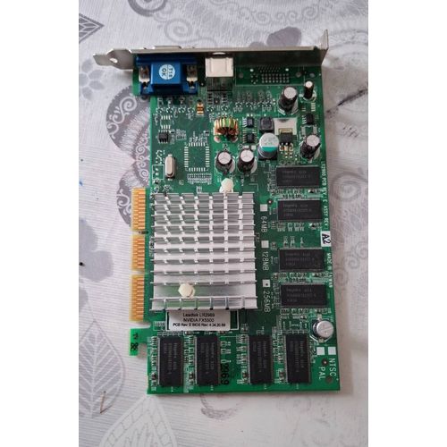 Carte graphique NVIDIA GeForce fx5500 256 mo