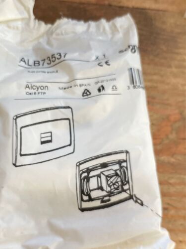 Prise rj45 alcyon Schneider ALB73537