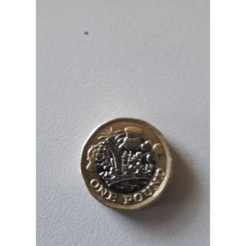 Vends Pièce Rare D'Élisabeth Ii De 2016,Occasion ..Très Très Bon État