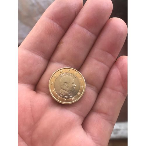 Bonjour Je Mets Une Pièce1 Euro Monaco Pour Les Collectionneurs La Pièce Est Neuf Année 2024