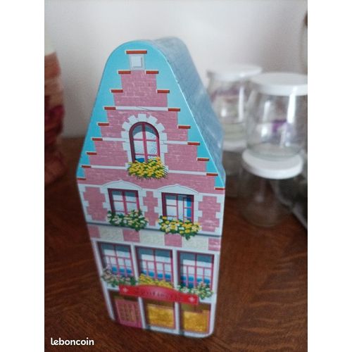 Boîte Métal Forme Maison