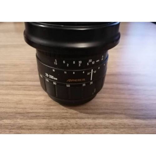 Objectif Sigma 28-200mm pour Canon