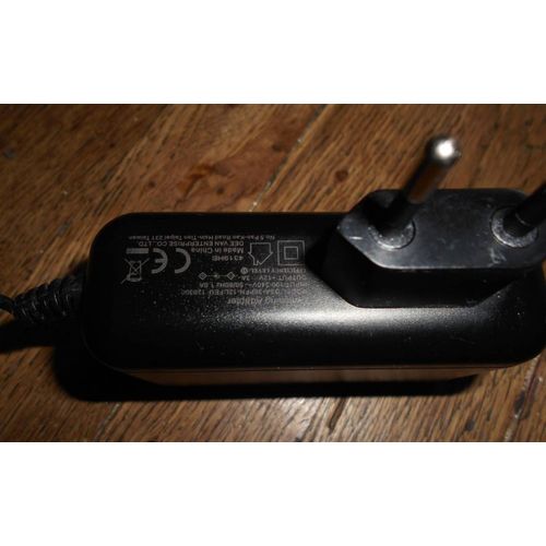 chargeur switching DSA 36PFN 12L FEU 120300 Dsa-36pfn-12lFeu INPUT 100-220v 50\60hz 1,0A OUTPUT  12 v et 3A témoins charge vert DSA -36PFN compatible routeur box internet Free SFR NETGEAR tp-link etc.