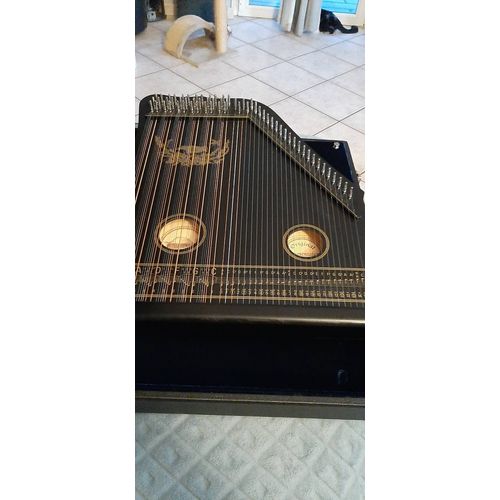 Cithare De Fabrication Suisse Avec Son Étui D'origine