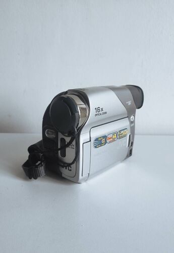 JVC GR-D23EK - Caméscope - 800 KP - 16x zoom optique - Mini DV