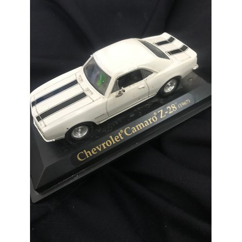 Voiture Miniature Chevrolet Camaro Z 28 (1967) - 1/43 - 10,5x4 Cm - Road Signature