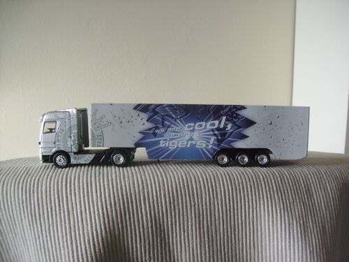 Camion Mercedes Biere Tucher Ho 1/87-Grell