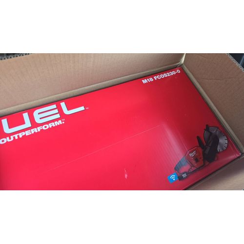 Découpeuse milwaukee 230