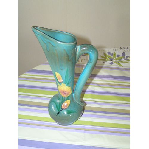 Vase fait main "Vallauris" - motifs : fleurs, sur fond vert