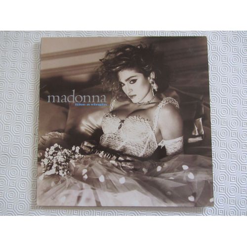 Like A Virgin : Material Girl - Angel - Like A Virgin - Over And Over - Love Don'T Live Here Anymore - Dress You Up - Shoo-Bee-Doo - Pretender - Stay