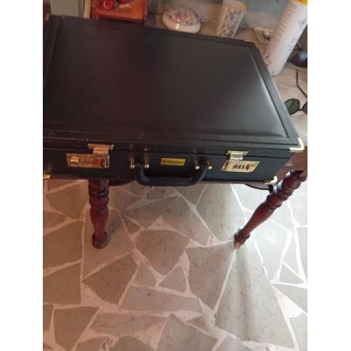 Attaché case