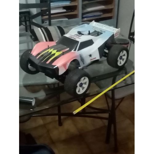 Voiture Rc 1/8 Moteur 4,6cc Très Puissant Tourne Nikel Vendu Avec Beaucoup De Pièces Détachées
