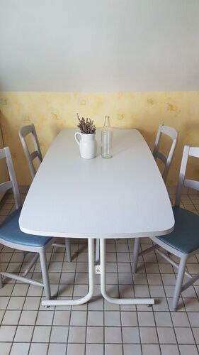 Table À Manger De 6 Places + 5 Chaises