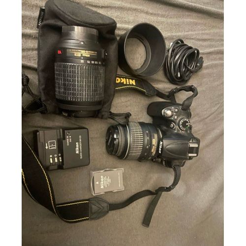 Nikon D5000 12.3 mpix + Objectif 18-55mm + Objectif 55-200 mm + Accessoires