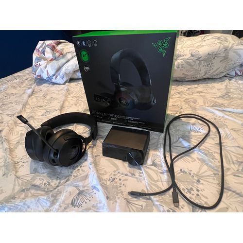 Razer Kraken V4 PRO avec boîte.