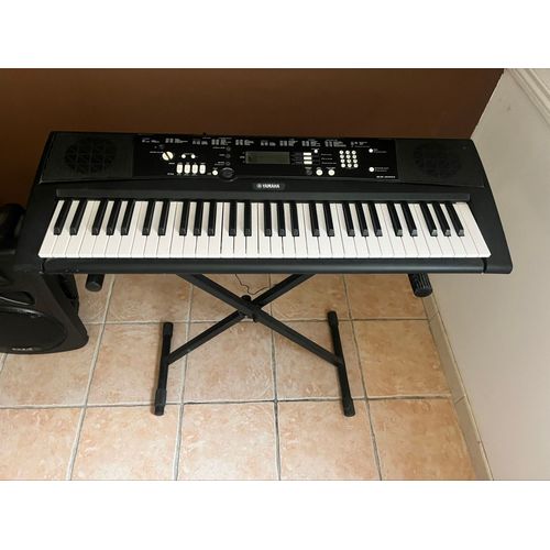 Clavier Yamaha Ez-220 + Accessoires – Très Bon État