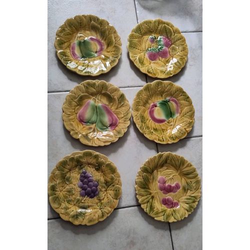 Lot D'assiettes À Dessert Sarreguemines En Faïence De France À Motifs Fruitiers Cerises Raisin Pommes Fraises Poires