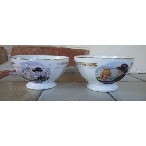 2 Petits Bols Facettes En Porcelaine Blanche & Liserés Or - 9,7 Cm De Diamètre ,05,5cm De Hauteur - Couples Bretons, Costumes Traditionnels & Coiffes - C.G Pâtes Et Émaux France, Fabriqués À Vierzon
