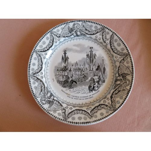 Assiette Creil Et Montereau - Vintage