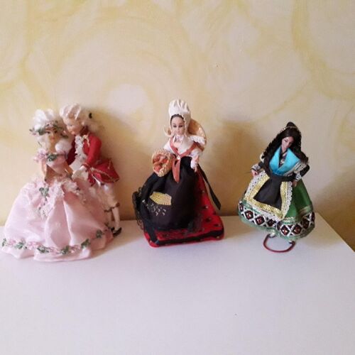 Lot De 8 Poupées De Collection