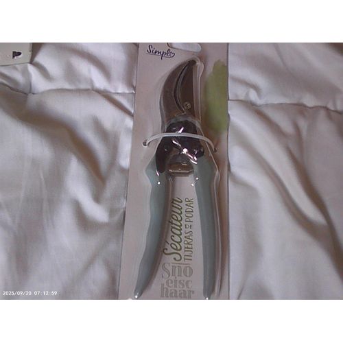 SECATEUR DE 20 CM