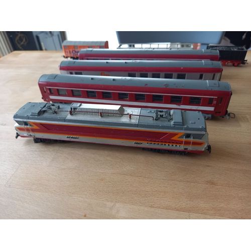 Trains Miniatures+Accessoires+Rails