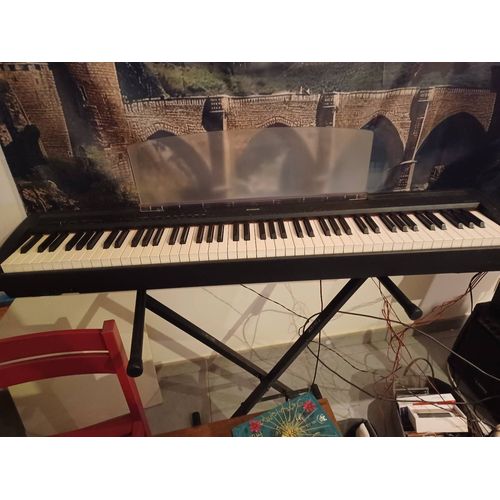 Vends Synthétiseur Touches Pianos , De Marque Yamhaha