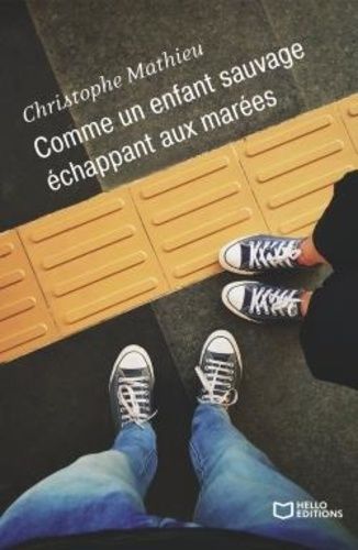 Comme Un Enfant Sauvage Échappant Aux Marées