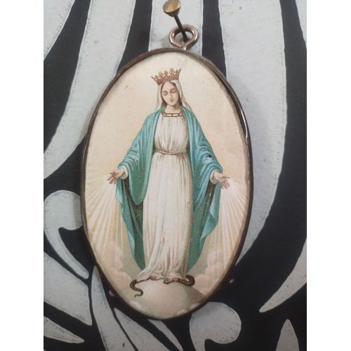 Objet Religieux... Petit Modèle Ovale A Suspendre