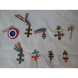 Ww2 Broche/Pendentif Francaise Croix De Lorraine Couleur Bleue Blanc Rouge 1 Au Choix