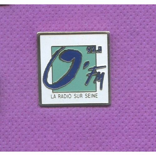 Rare Pins O Fm La Radio Sue Seine L148