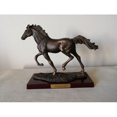 Statuette Figurine Cheval De Course : Secretariat
