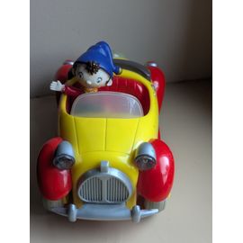 OUI OUI dans sa voiture