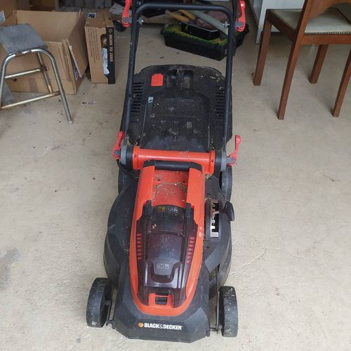 Tondeuse électrique black and decker CLM3820