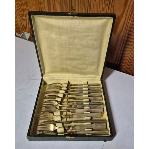 Coffret De 12 Fourchettes À Dessert Vintage Manches Nacré