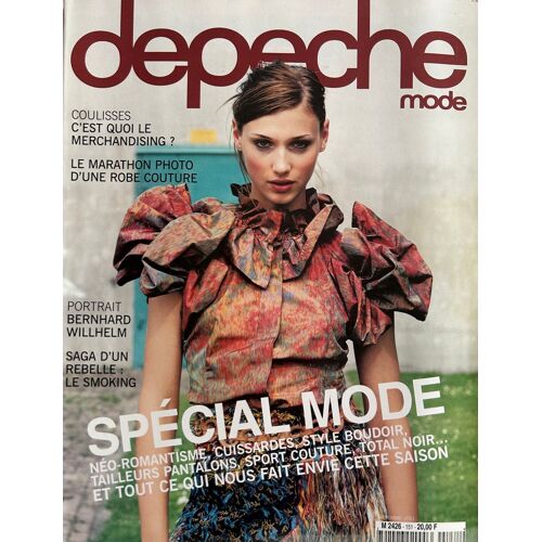 Revue : Dépêche Mode_ Fashion - Septembre 2001 - N°151 - Spécial Mode Automne Hiver 2001-2002 - Néo Romantisme Cuissardes Style Boudoir Sport Couture