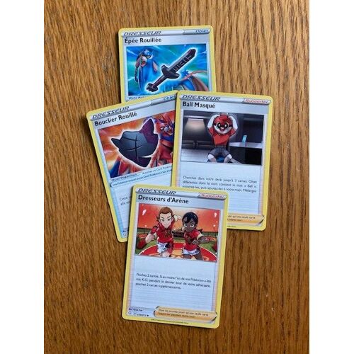 (2267) Dresseurs D'arène + Ball Masqué + Bouclier Rouillé + Épée Rouillée (Pokemon)