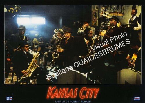 Kansas City : Jeu De 8 Photos D'Exploitation Cinématographique - Format 21x29,5 Cm - De Robert Altman Avec Jennifer Jason Leigh, Miranda Richardson, Harry Belafonte, Steve Buscemi - 1996