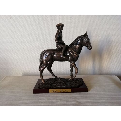 Statuette Figurine Cheval De Course : Tudor Minstrel