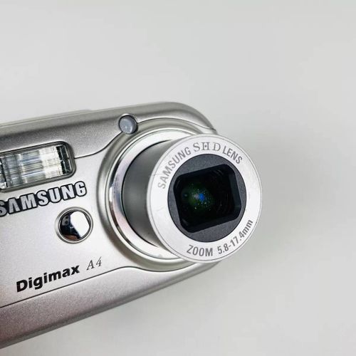 Appareil photo Compact Samsung Digimax A4  compact - 4.0 MP - 3x zoom optique - flash 16 Mo