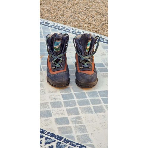 Chaussures De Randonnée Basse Montagne Taille 36.