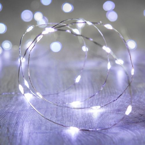 Kal-Guirlande Lumineuse À Piles Avec 50 Micro Led Blanches Sur Câble Argenté