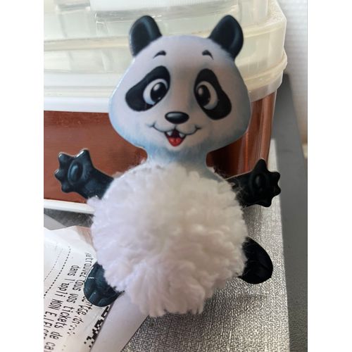 Panda à pompon 