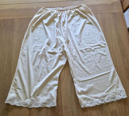 Jupon En Dentelle Avec Jambes Comme Un Panty - Taille 46/48 - Blanche-Porte