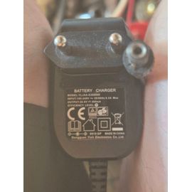 Chargeur de batterie universel – Modèle YJX-A-E260040